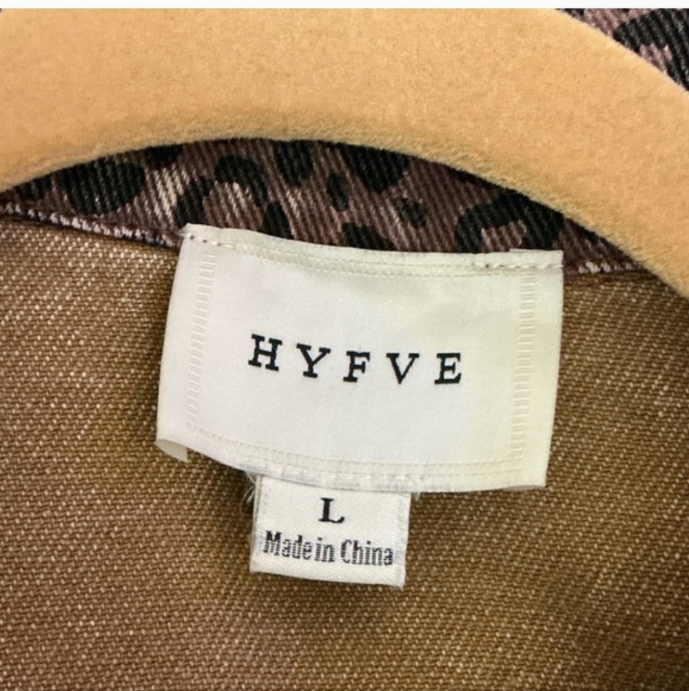 HYFVE Leopard Washed Denim Jacket L 23.5” p2p Brown Combo EUC - Picture 4 of 12